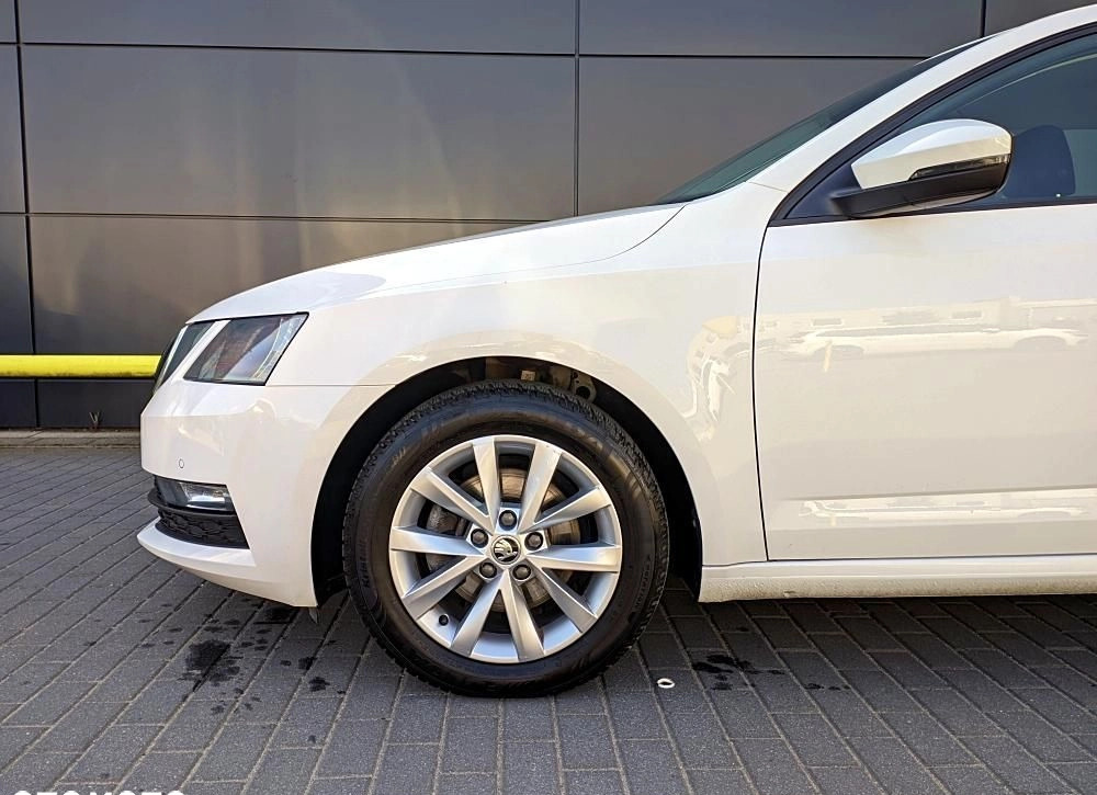 Skoda Octavia cena 69900 przebieg: 112198, rok produkcji 2019 z Sułkowice małe 407